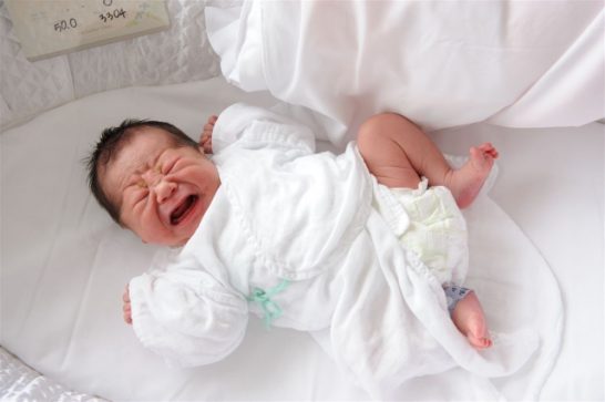 泣く赤ちゃん、気温室温は適切？