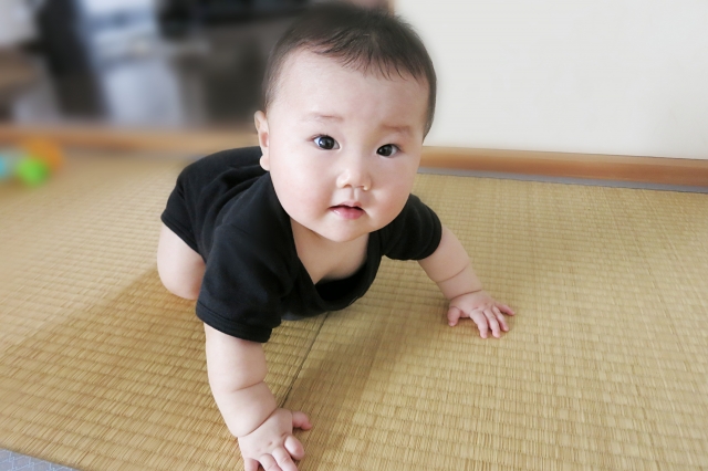 赤ちゃんはいはい、安全対策